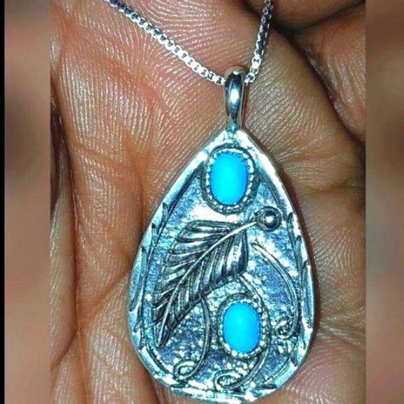 Unisex Water Drop Shape With Leaf Shape Pattern Pendant Necklace - Picture 1 of 5